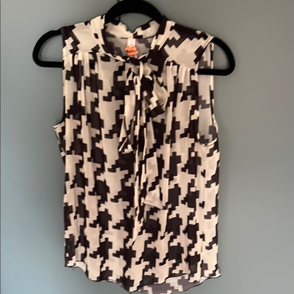 100% SILK Black and Cream Sleeveless Blouse with Tie from Anthropologie Size M